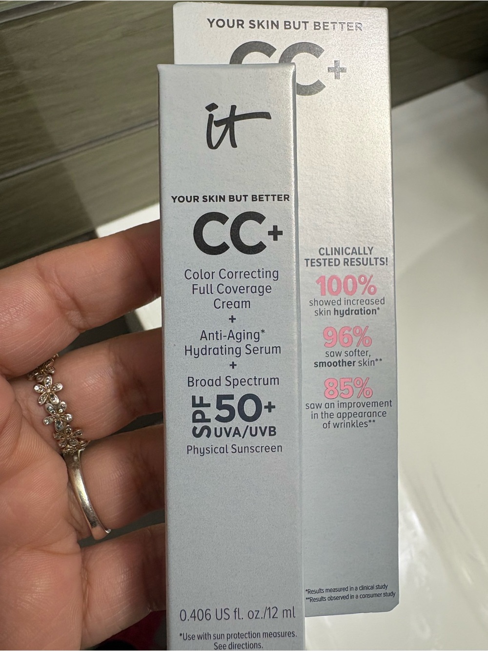 IT Cosmetics CC+ Color Correcting Full Coverage Cream SPF 50+ - Picture 3 of 3